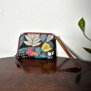 Fossil Floral PVC Wristlet Wallet with Strap – Multicolor Leaves Print 6"x4.5"